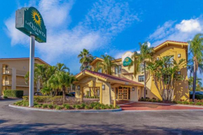 Гостиница La Quinta Inn by Wyndham Tampa Bay Pinellas Park Clearwater  Пинеллас Парк